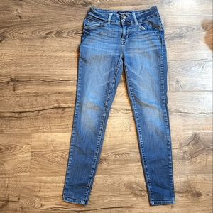 Wallflower Ultra Fit Blue Jean Sz 9